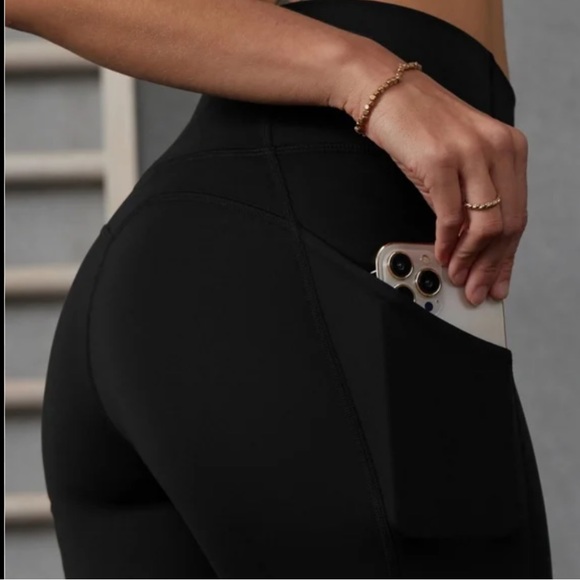 Fabletics - OASIS HIGH-WAISTED 7/8 LEGGING - Picture 2 of 5